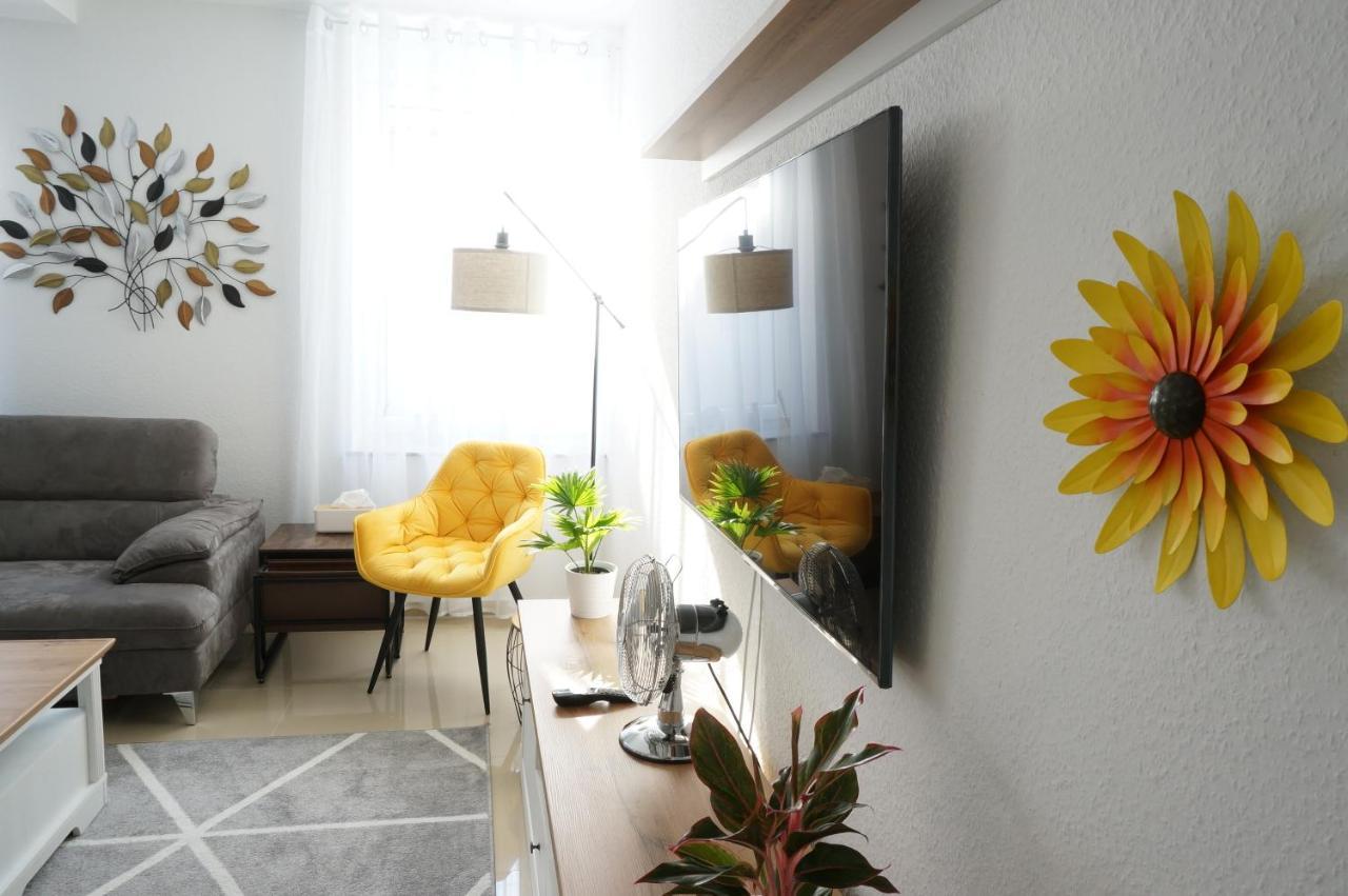 Mein Apartment Flowers bis zu 10 Personen Frankenthal  Exterior foto