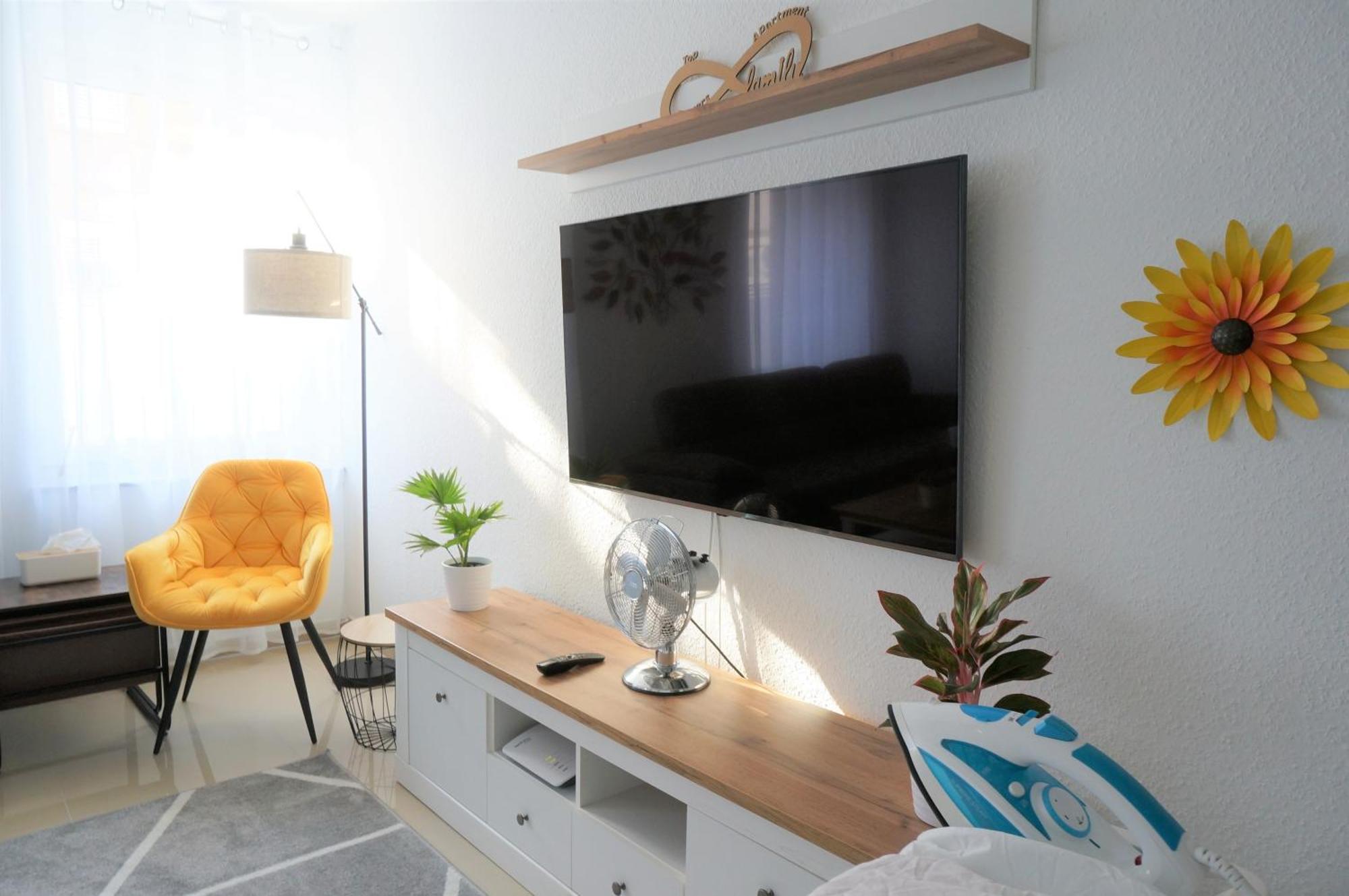 Mein Apartment Flowers bis zu 10 Personen Frankenthal  Exterior foto